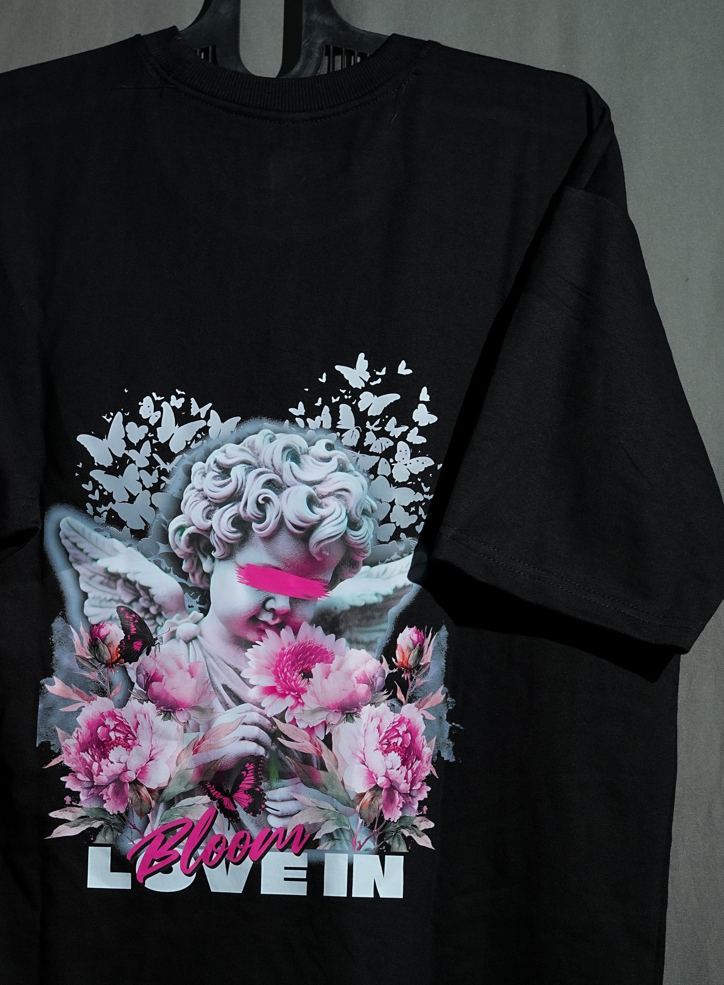 Eros Bloom - Greek Love Child Art Black Oversized Tee