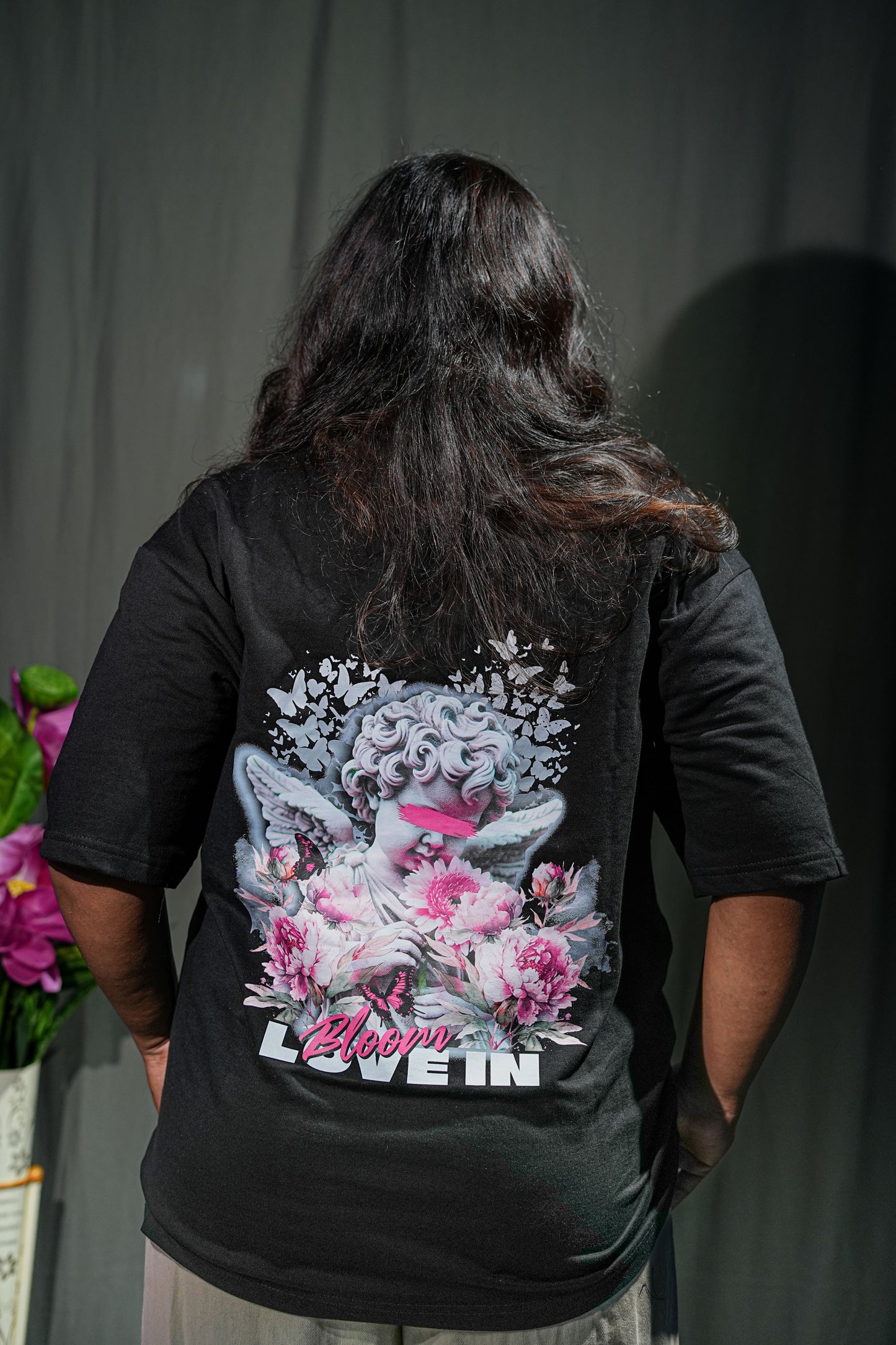 Eros Bloom - Greek Love Child Art Black Oversized Tee